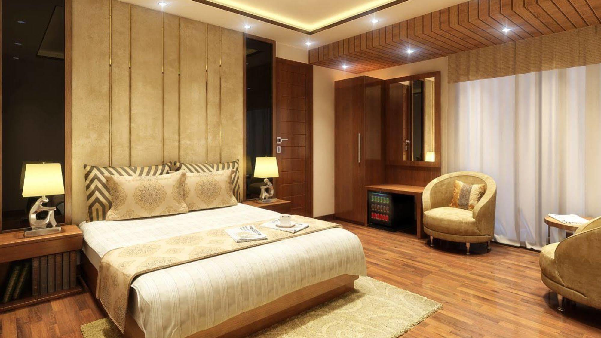 Hotel Grand Ffour New Delhi